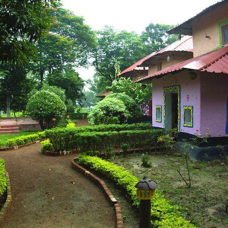 Raktokorobi Karu Gram Hotel Sri Niketan Buitenkant foto