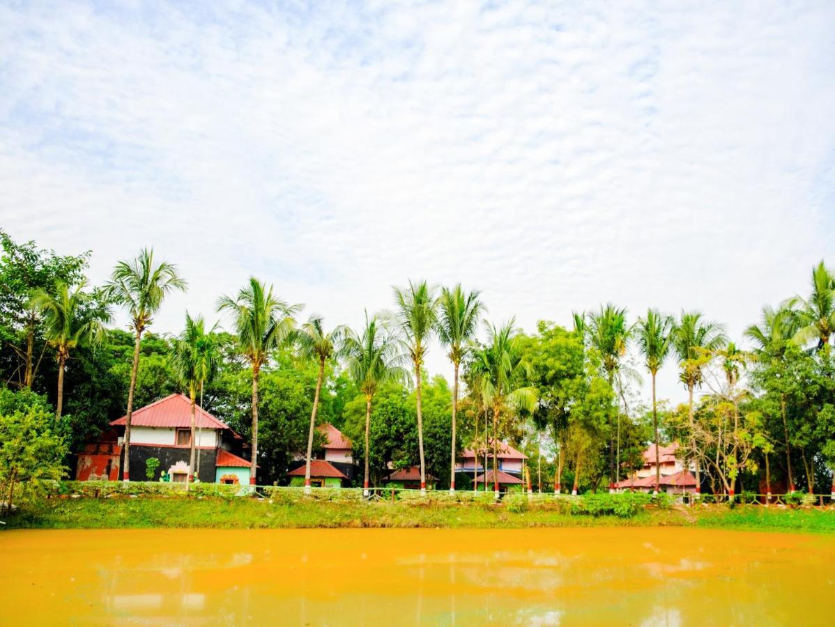 Raktokorobi Karu Gram Hotel Sri Niketan Buitenkant foto