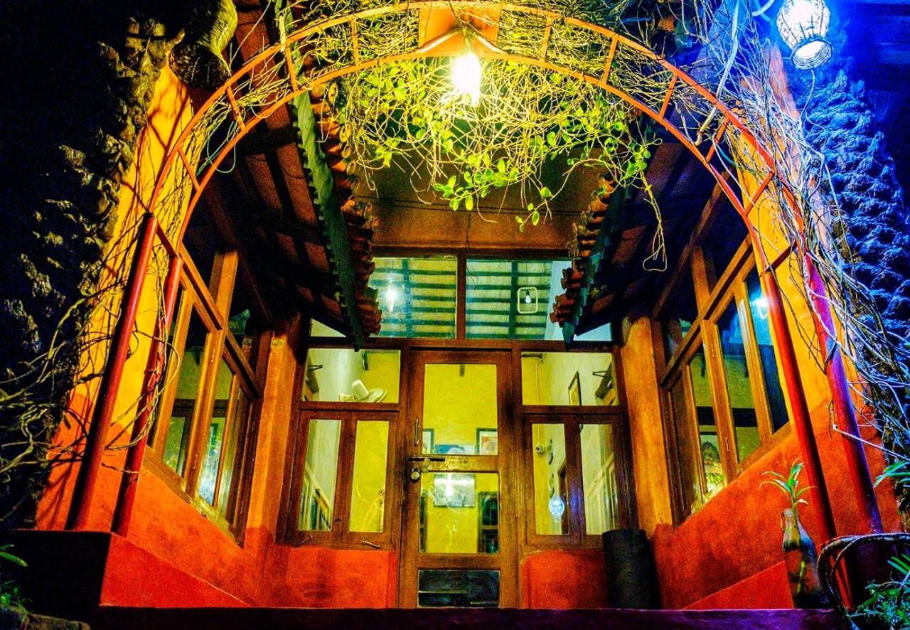Raktokorobi Karu Gram Hotel Sri Niketan Buitenkant foto