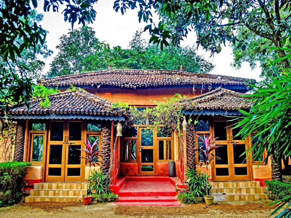 Raktokorobi Karu Gram Hotel Sri Niketan Buitenkant foto