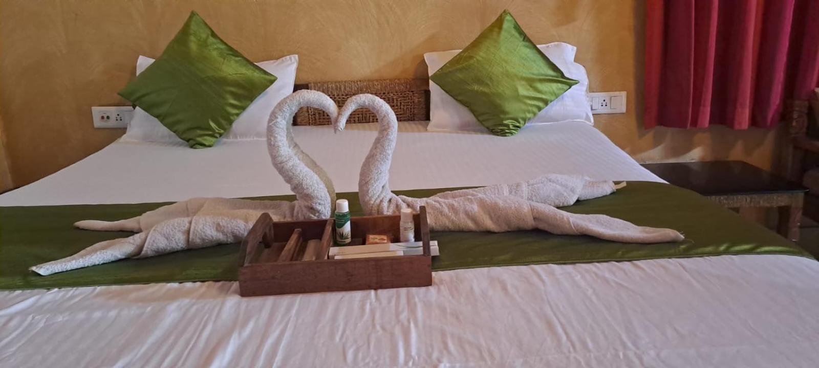 Raktokorobi Karu Gram Hotel Sri Niketan Buitenkant foto