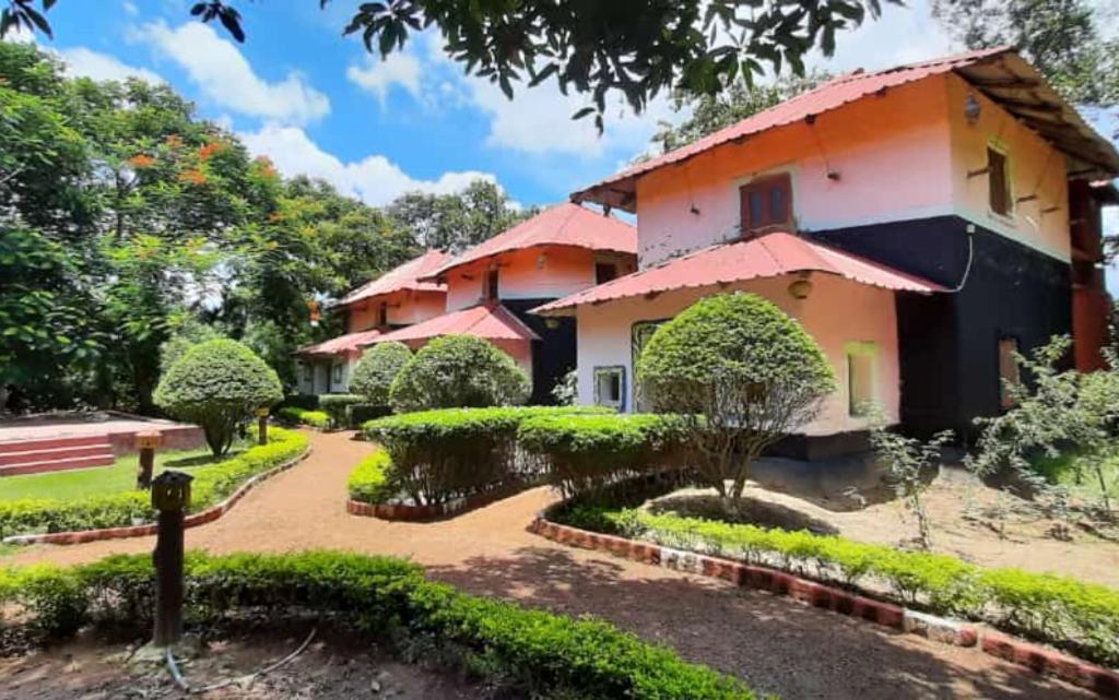 Raktokorobi Karu Gram Hotel Sri Niketan Buitenkant foto