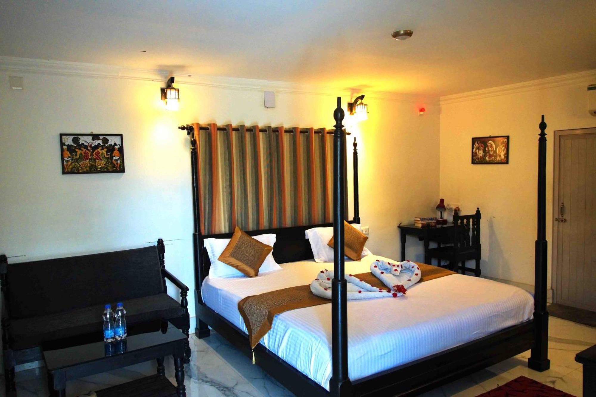 Raktokorobi Karu Gram Hotel Sri Niketan Buitenkant foto